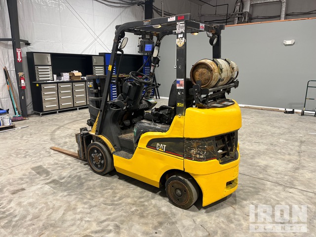 MONTACARGAS 2004 CATERPILLAR C4000