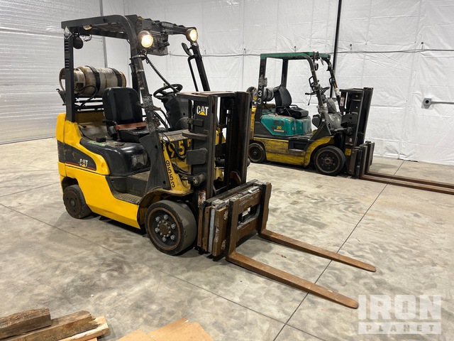 MONTACARGAS 2004 CATERPILLAR C4000