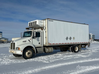 2001 Kenworth T300 4x2 شاحنة مبردة