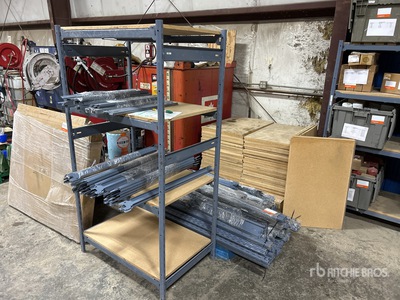 Quantity of Étagères