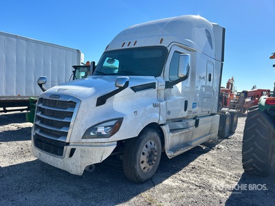 2018 Freightliner Cascadia 126 6x4 T/A Sleeper Truck Tractor