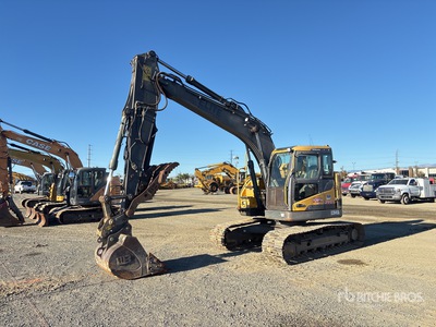 Volvo ECR 145DL حفارة بجنزير