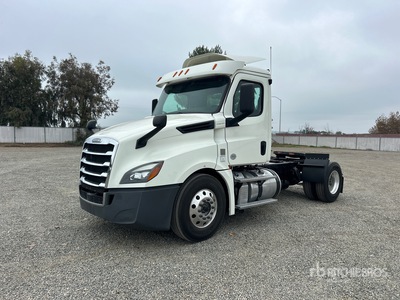 2018 Freightliner Cascadia 126 4x2 S/A Day Cab Truck Tractor