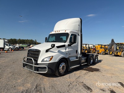 2019 Freightliner Cascadia 126 6x4 T/A Day Cab Truck Tractor