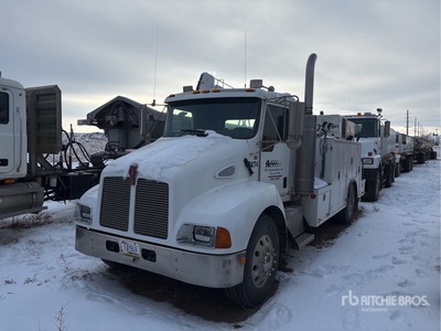 2003 Kenworth T300 4x2 Camion de service