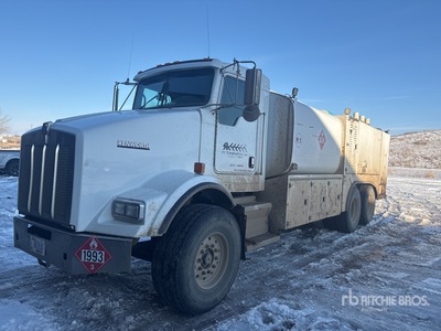 2007 Kenworth T800 2000 gal 6x4 Fuel and Lube Truck