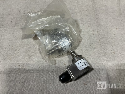 (2) Honeywell 602EN613-R Pressure Switches