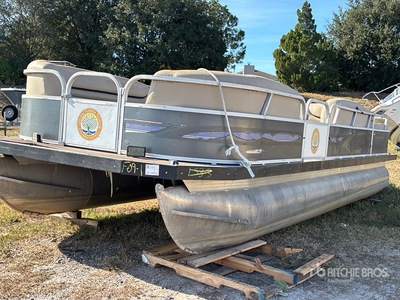 2015 Suntracker 24 ft Pontoon Boat 遊覧船