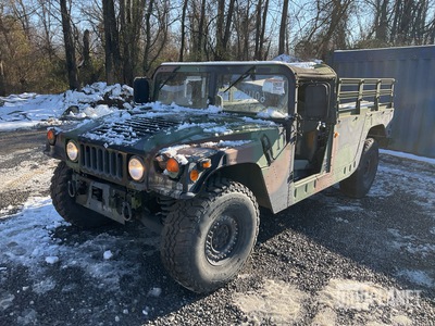 2004 AM General M1097A2 HMMWV 2 Door Soft Top w/Truck Body