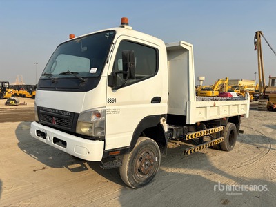 2010 Mitsubishi Canter 4x4 S/A Camión dumper