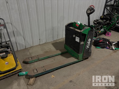 2017 Yale MPB045VGN24T2646 4510 lb Electric Gato de bandeja (Inoperable)