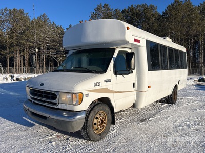 2001 Ford E-450 4x2 21-Seat Bus