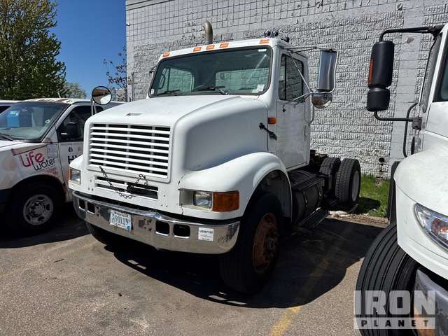 1999 INTERNATIONAL 8100