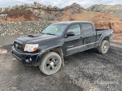 2011 Toyota Tacoma TRD Sport 4x4 Crew Cab Pickup