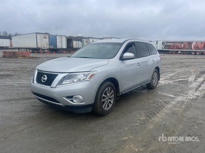 2014 Nissan Pathfinder 2WD SUV