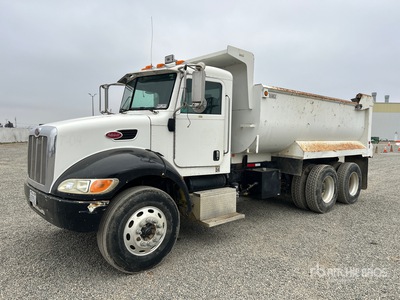 2010 Peterbilt 348 6x4 T/A Camión dumper