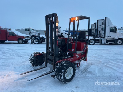 2000 Moffett M5500 5500 lb 3x3 شاحنة مزودة برافعة شوكية