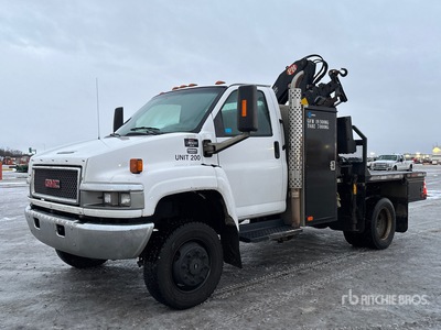 PM Knuckle Boom on 2005 GMC C5500 4x4 Boom Truck
