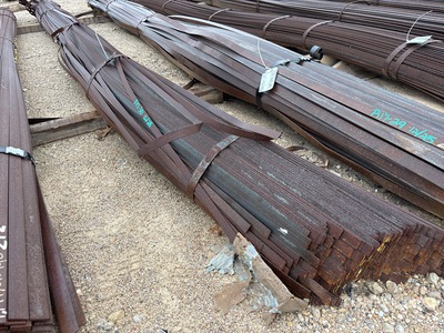 Quantity of (1) Bundle of 1 in x 20 ft Flat Bar Divers - Matériaux de construction