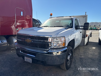 2014 Chevrolet Silverado 3500HD 4x2 Flatbed Truck