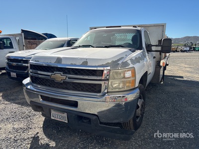 2011 Chevrolet Silverado 3500HD 4x2 Flatbed Truck