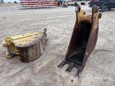 Quantity of (2) 24 in Digging دلو حفارة