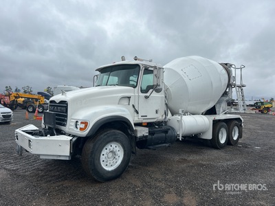 2007 Mack CV713 6x4 Mixer Truck