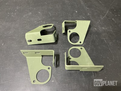 (71) Oshkosh 1956060 Mounting Plates