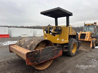 Dynapac CA1500 Walzenzug mit Glattmantelbandage