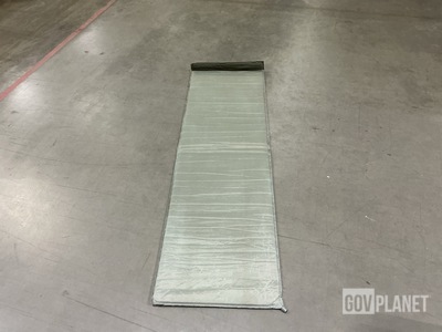 (64) Self-Inflating Sleeping Mats