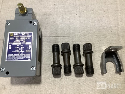 (4) Assembling Screws, (1) Nut & Bolt Locking Plates & Assorted Items