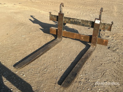 2018 John Deere 72 in Q/C Wheel Loader Forks