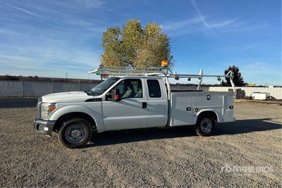 2016 Ford F-350 XL 4x2 Extended Cab Camion utilitaire