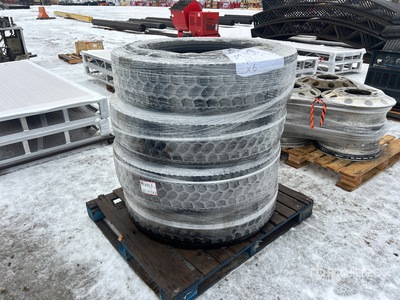 Quantity of (4) Bridgestone 11R22.5 Reifen