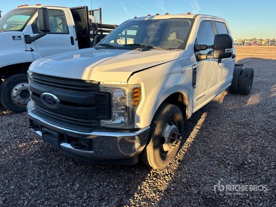 2018 Ford F-350 XL 4x2 Crew Cab Cab and Chassis