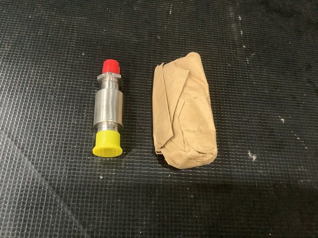 (2) Bell Textron 205-076-044-5 Pressure Switches