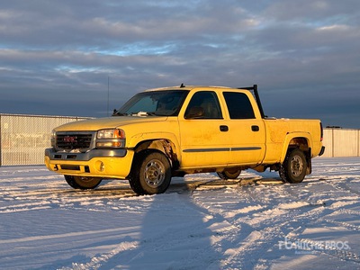 2006 GMC 1500 SLE 4x4 Crew Cab Pickup