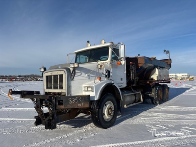 1999 Freightliner FLD 112 6x4 Snow Plow Truck
