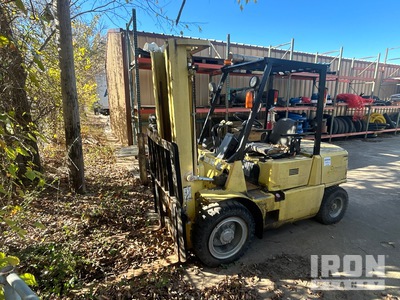 1994 Mitsubishi FG30 5500 lb Pneumatic Tire Forklift (Inoperable)