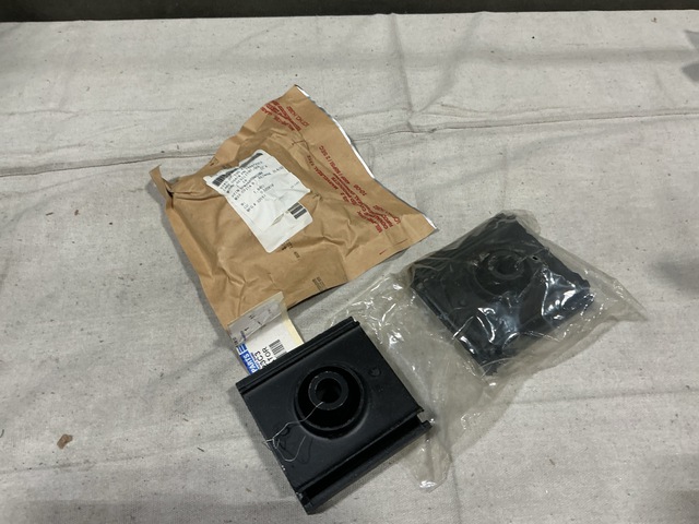 (331) Navistar Defense 1664723C3 Utility Resilient Mounts