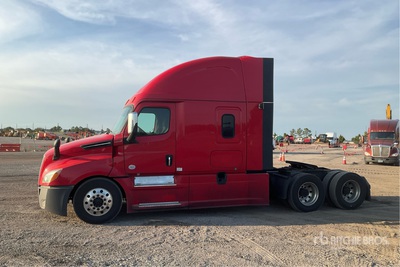 2020 Freightliner Cascadia 126 6x4 T/A Sleeper Truck Tractor