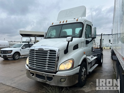 2012 Freightliner CA113 4x2 تراكتور شاحنة (أحادي المحور)
