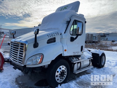 2013 Freightliner CA113 4x2 S/A Day Cab Truck Tractor (Inoperable)