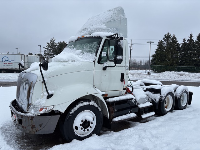 2007 International 8600 6x4 T/A Day Cab Truck Tractor (Inoperable)