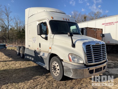 2016 Freightliner Cascadia 6x4 3- Achs Sattelzugmaschine mit Schlafkabine (Inoperable)