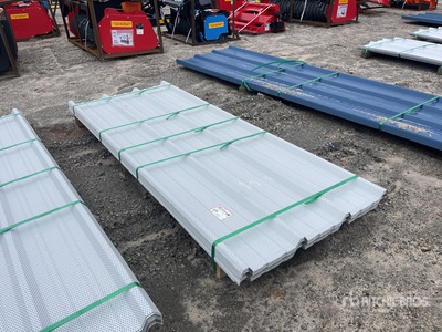 Quantity of Kit Containers 96 in x 38 in Metal with Holes معادن متنوعة