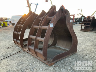 Rockland GPHC L110G 132 in Wheel Loader Grapple Bucket