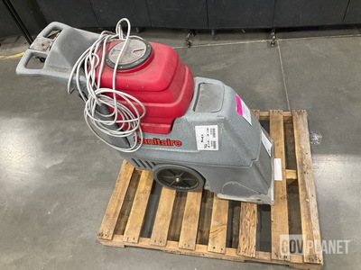 Electrolux Sanitaire SC6090 Carpet Cleaner