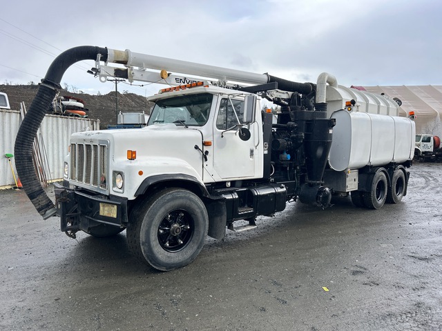 Vac-All on 2002 International 2574 6x4 Vacuum Excavator Truck
