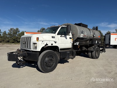 1998 Etnyre 2000 gal on 1998 Chevrolet 7500 4x2 Asphalt Distributor Truck